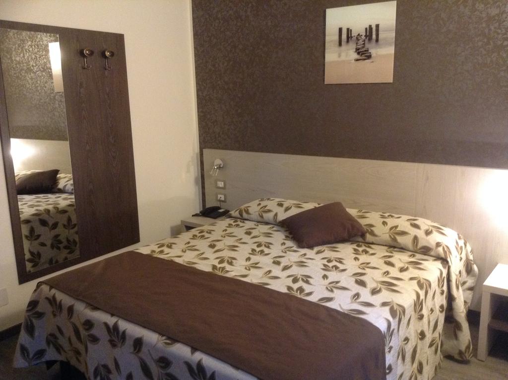 Hotel Holiday